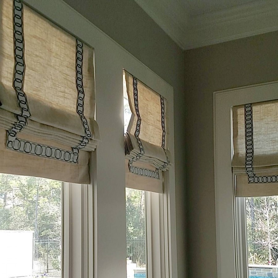 Римские шторы на высокие окна