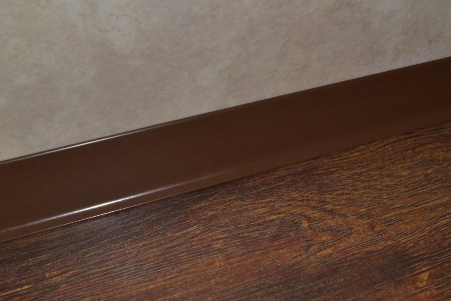 Алюминиевый плинтус Buk 60