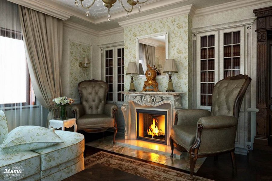 Гостиная в викторианском стиле с камином