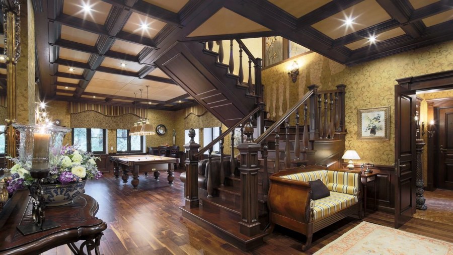 Интерьер в английском стиле в деревянном доме