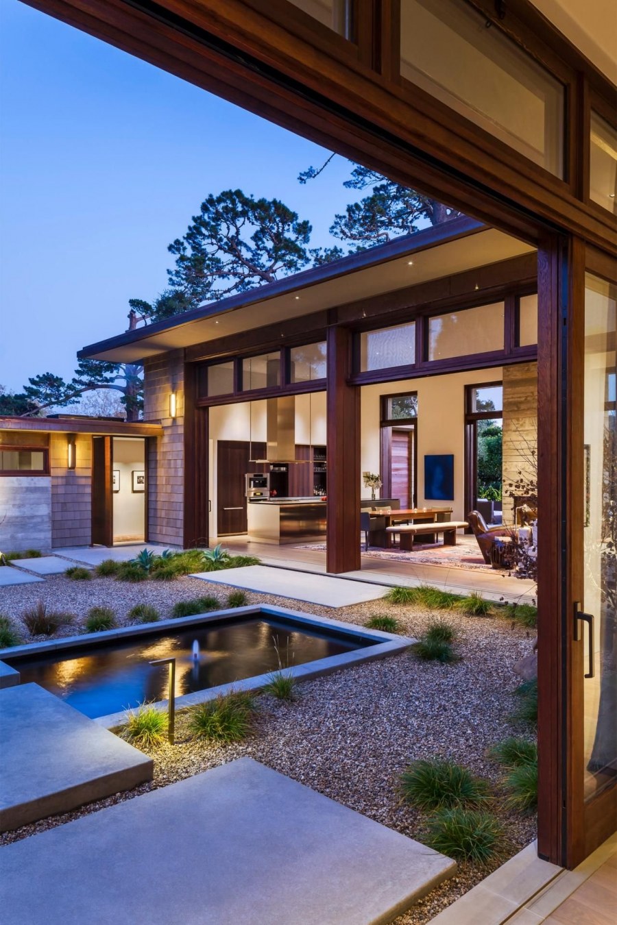 Двухэтажный дом в японском стиле