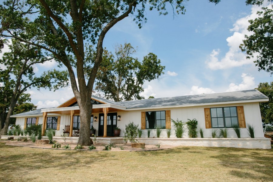 Одноэтажный деревянный дом