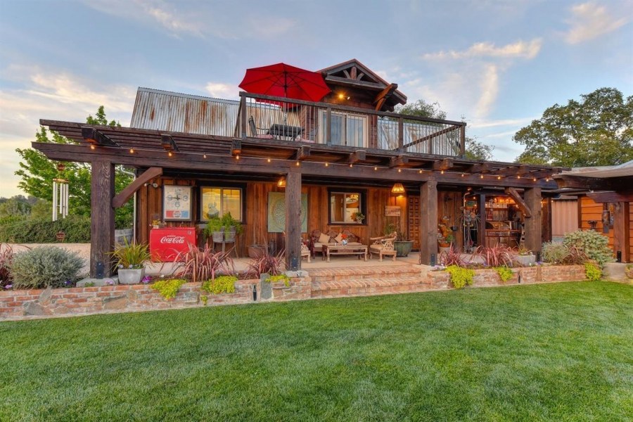 Деревенское ранчо дом