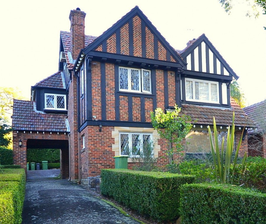 Дом в Лондоне в Тюдоровском стиле