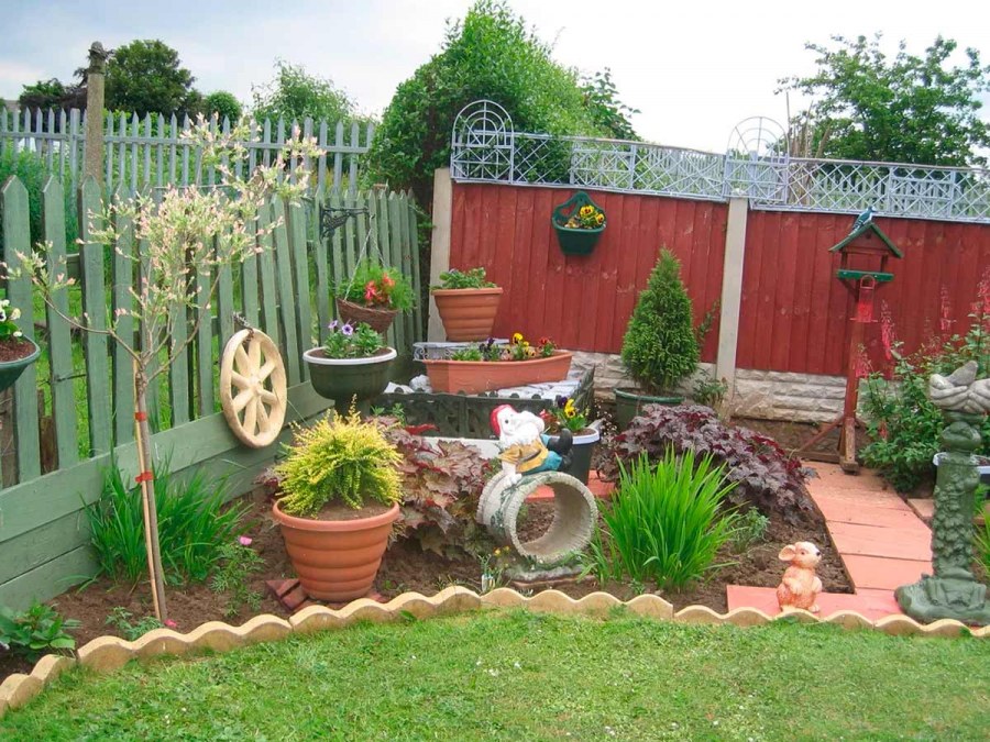 Украшаем дачный участок