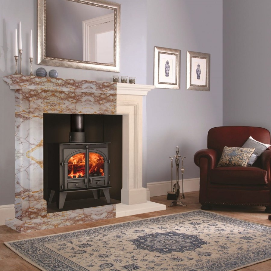 Камин с телевизором в интерьере