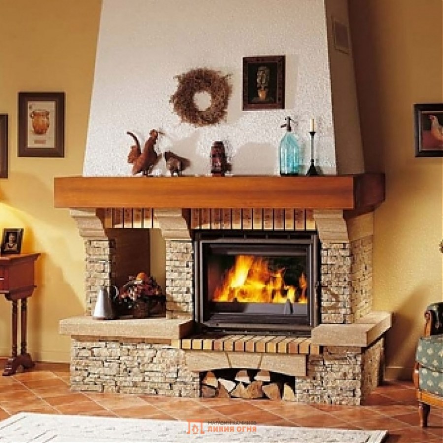 Камин в интерьере гостиной