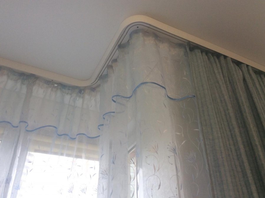 Карниз потолочный 2-х рядный 3м