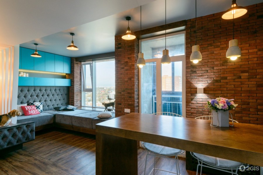 Гостиная столовая в стиле лофт с элементами классики