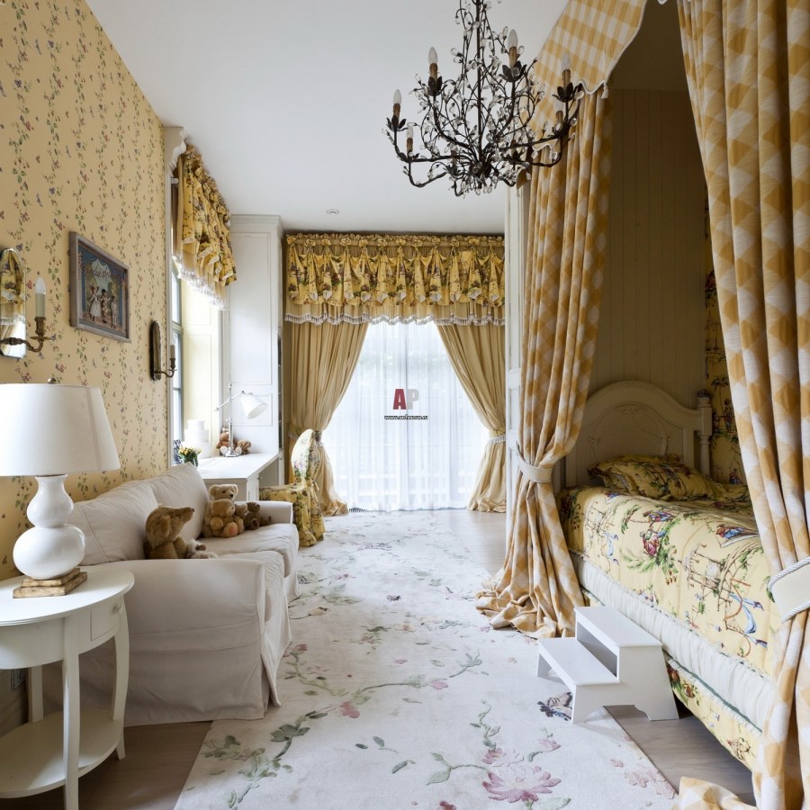 Детская спальня в особняке