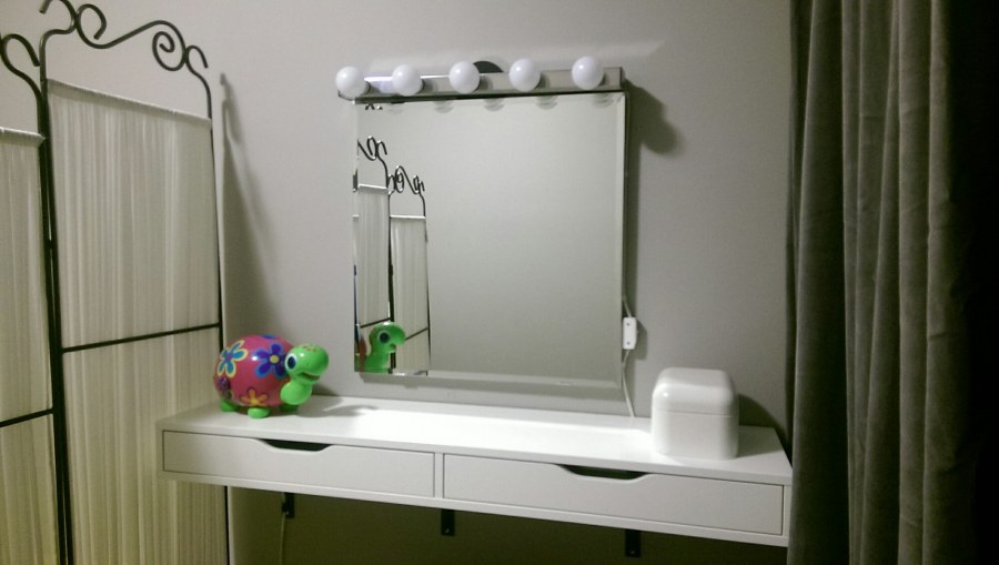 Зеркало ЭКНЕ икеа в ванной