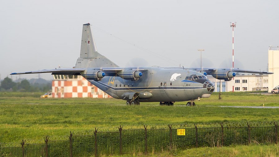 Ан12 аэродром Остафьево