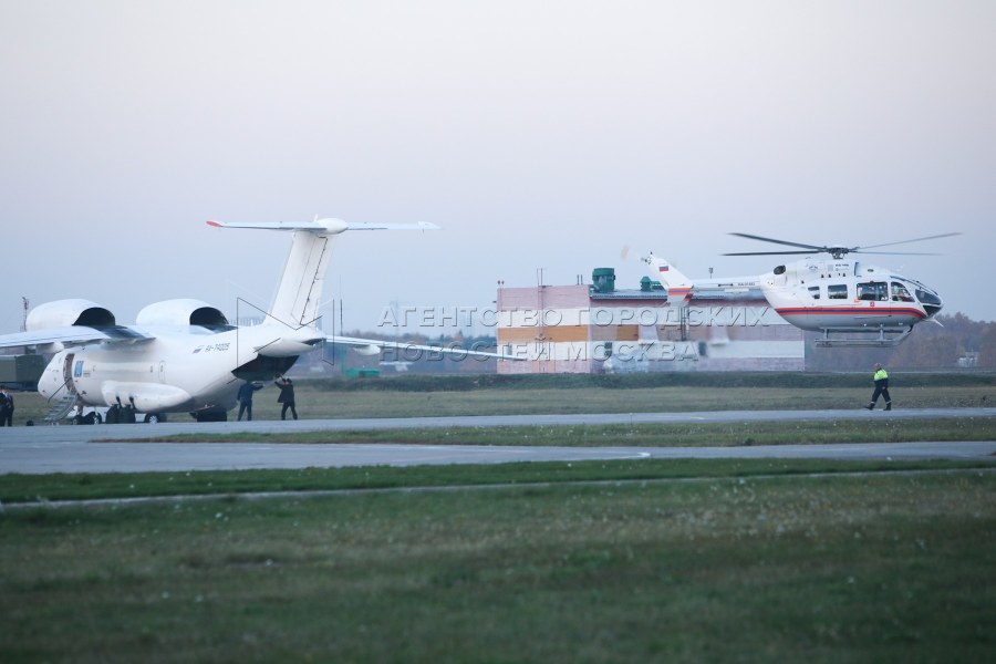 Самолет Остафьево