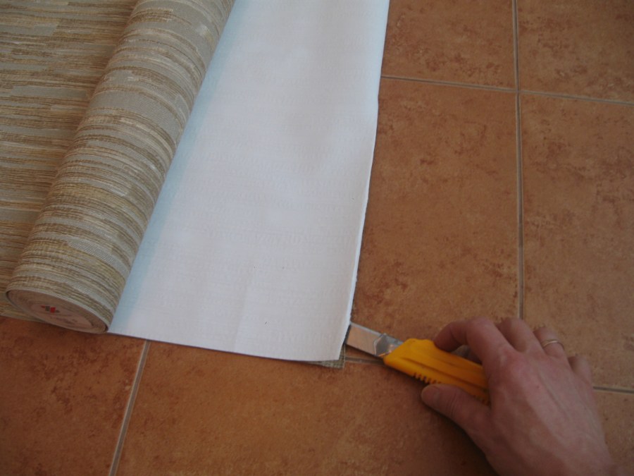 Поклейка флизелиновых обоев