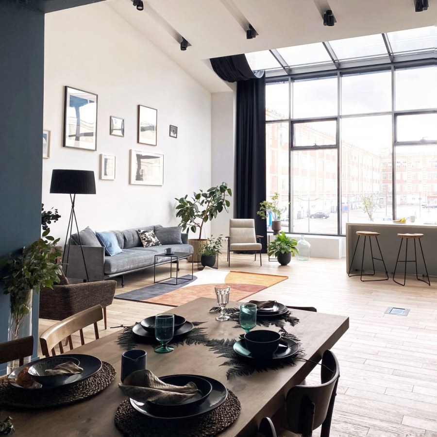 Интерьер помещения без окон