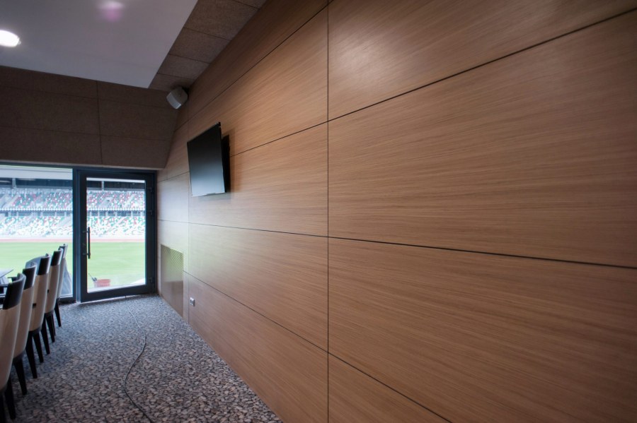 Отделка комнаты декоративным камнем