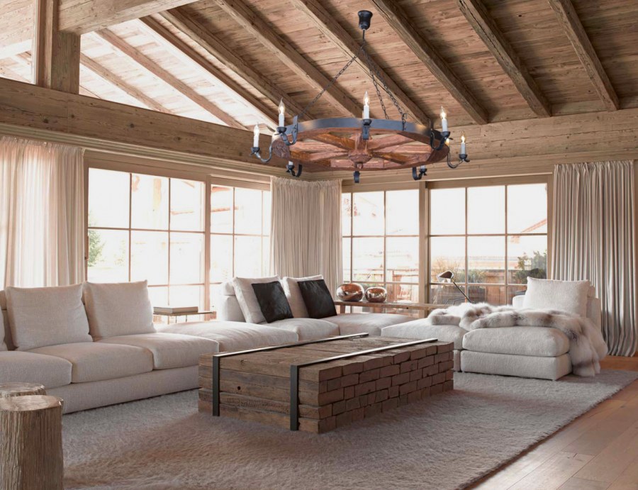 Потолок в стиле Шале в доме