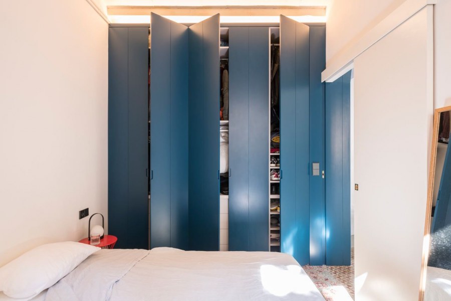 Шкаф икеа ПАКС В спальне