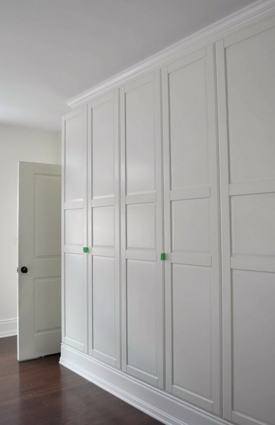 Шкаф икеа ПАКС В спальне