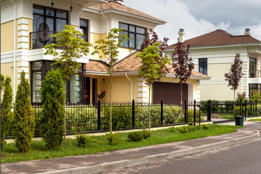 Лестничная клетка стакан в коттедже интерьер