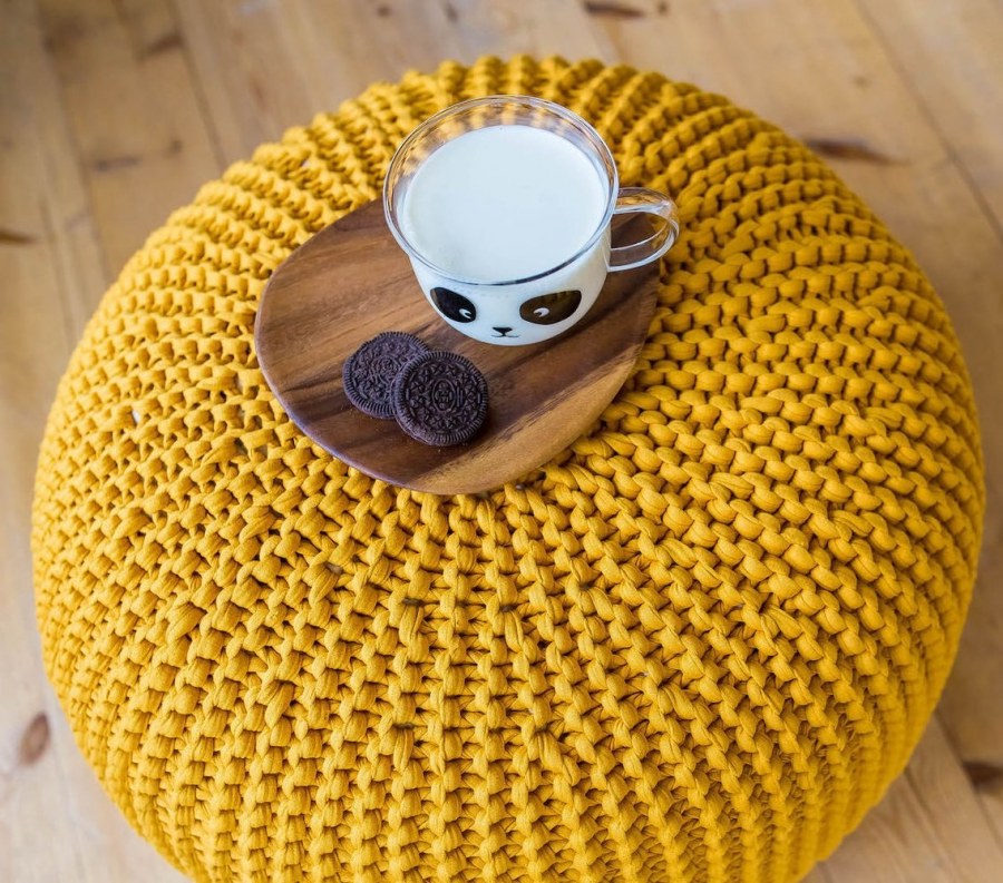 Вязаный пуф