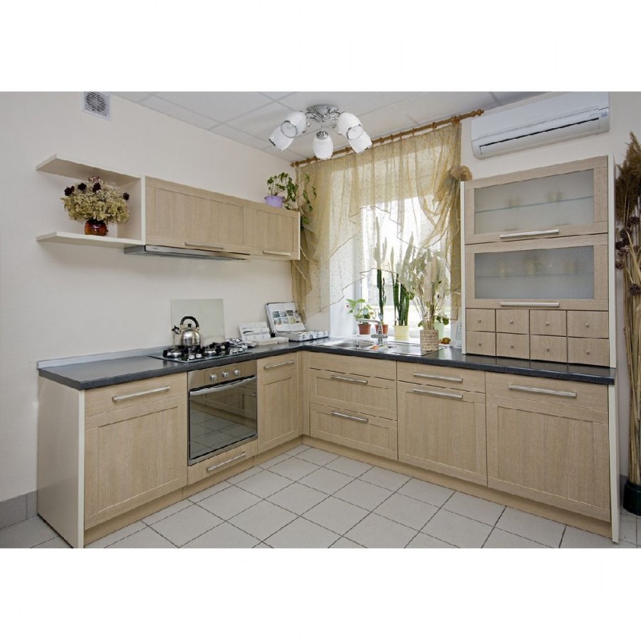 Кухонный гарнитур песочного цвета