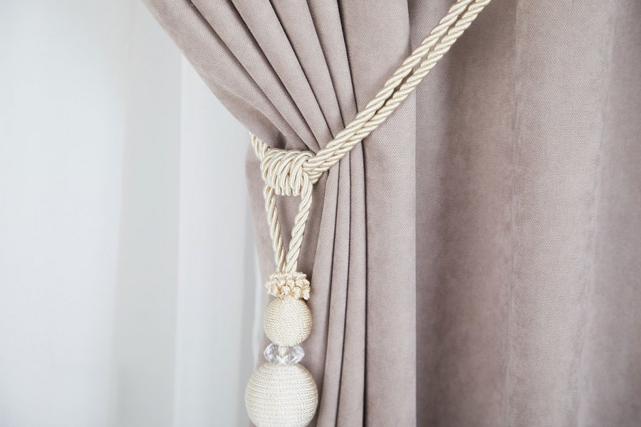 Кисти для штор в интерьере