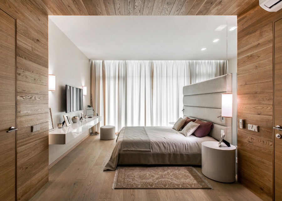 Интерьер белый с деревом