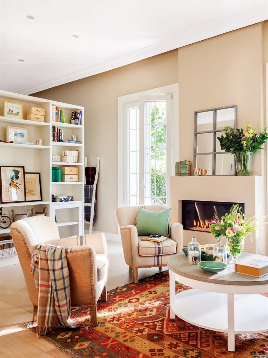 Уютная гостиная комната