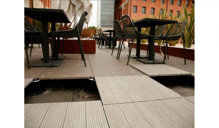 Плитка на опорах терраса