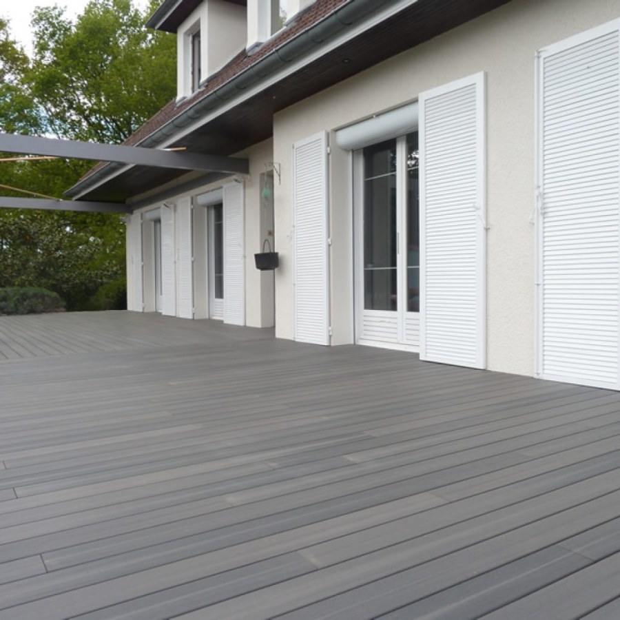 Терраса серого цвета