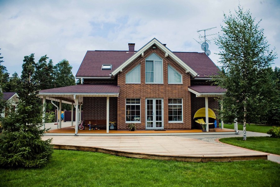 Красивый дом из кирпича