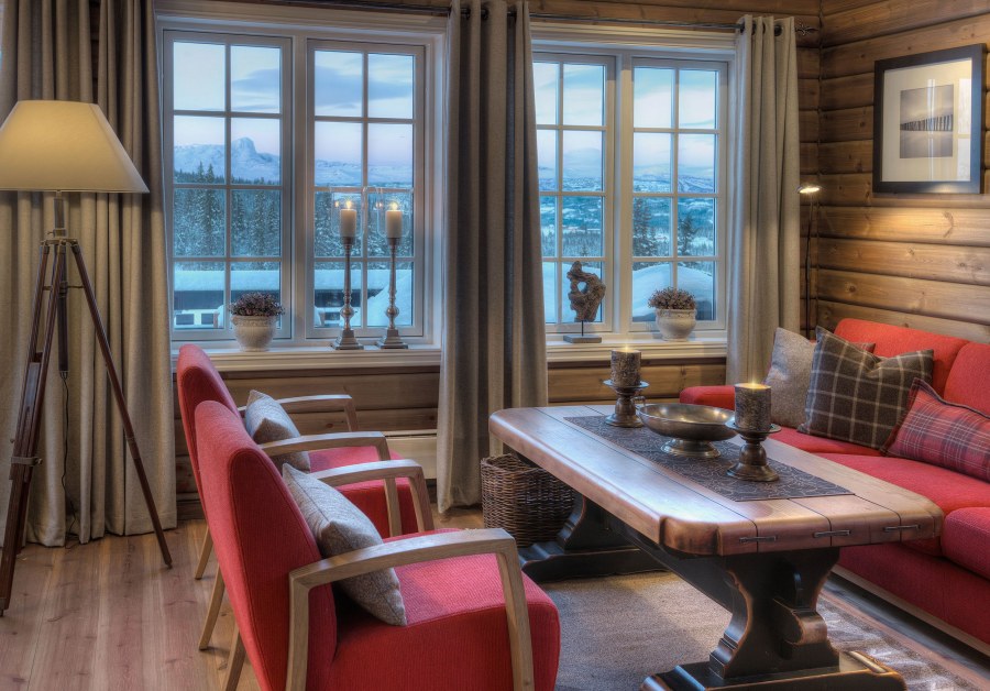 Окно в стиле норвежского в интерьере