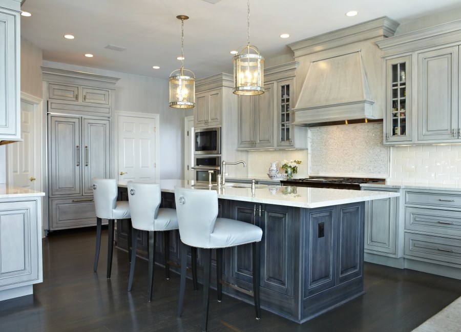 Состаренные классические кухни