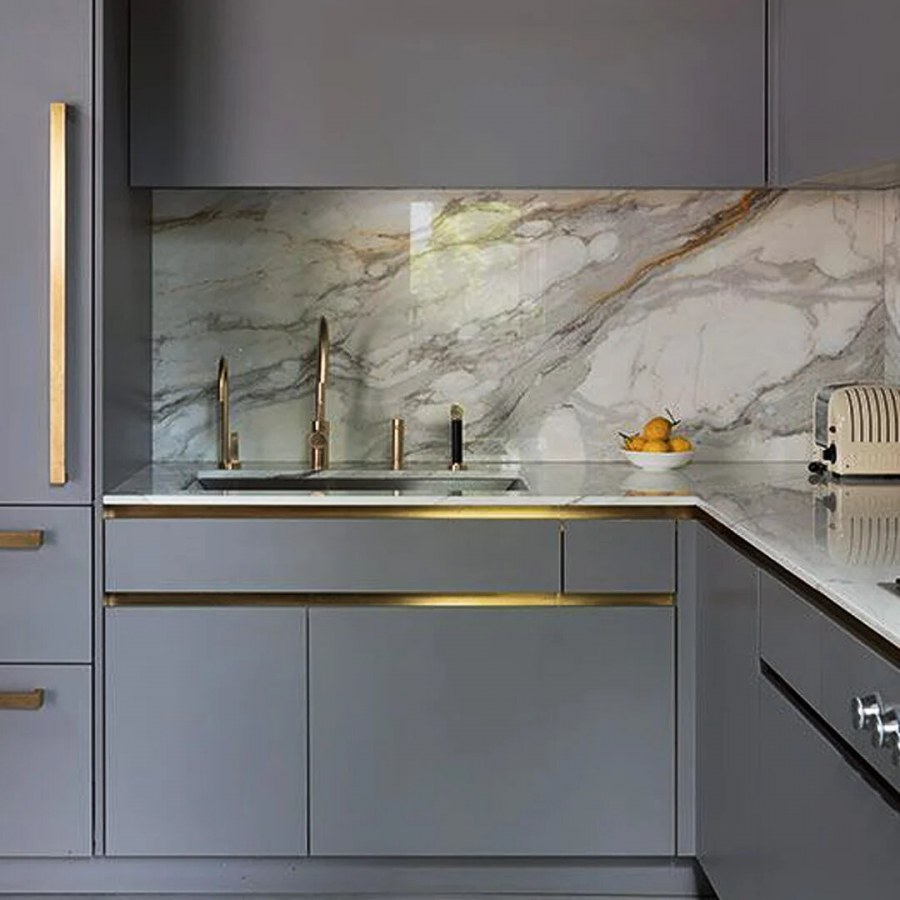 Фартук из венецианской штукатурки