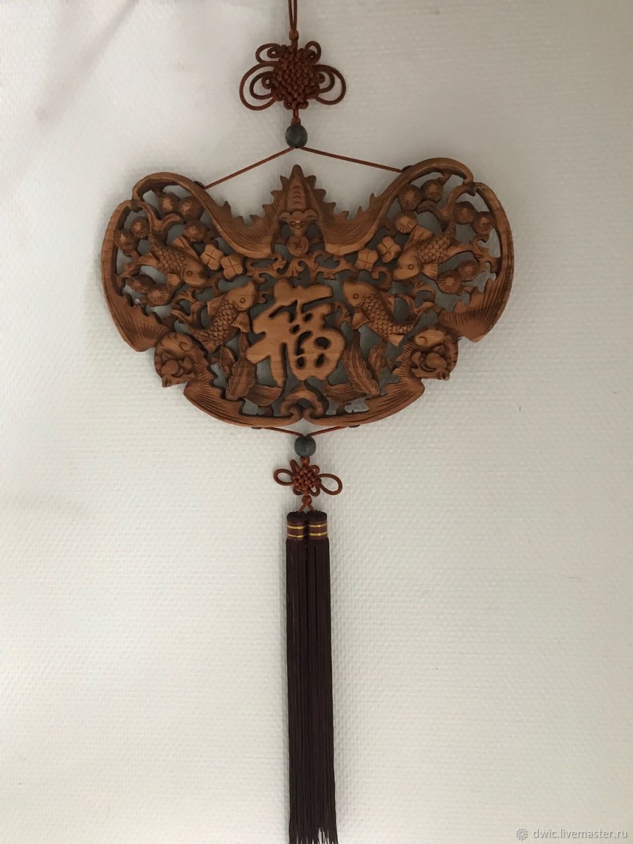 Китайские украшения на руку