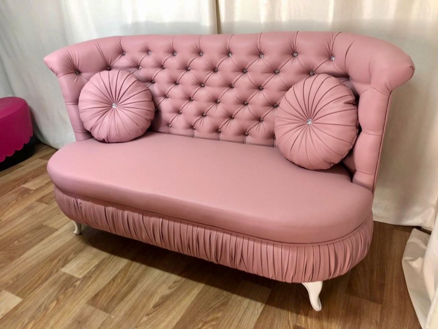 Белый диван в интерьере