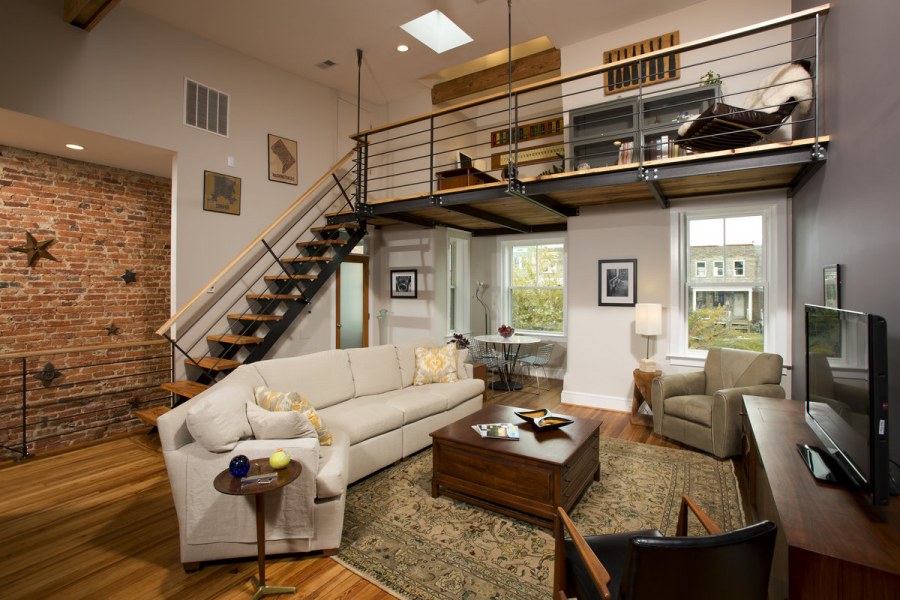 Лестница лофт в антресольный этаж