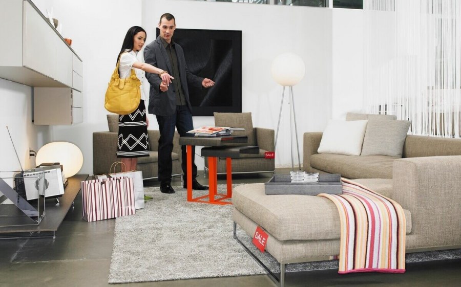 Фотосессия в мебельном магазине