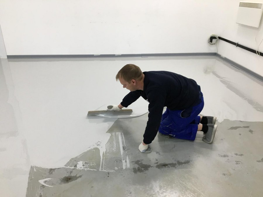 Наливной пол сохнет неравномерно