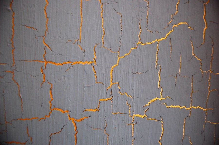 Фактурная штукатурка трещины