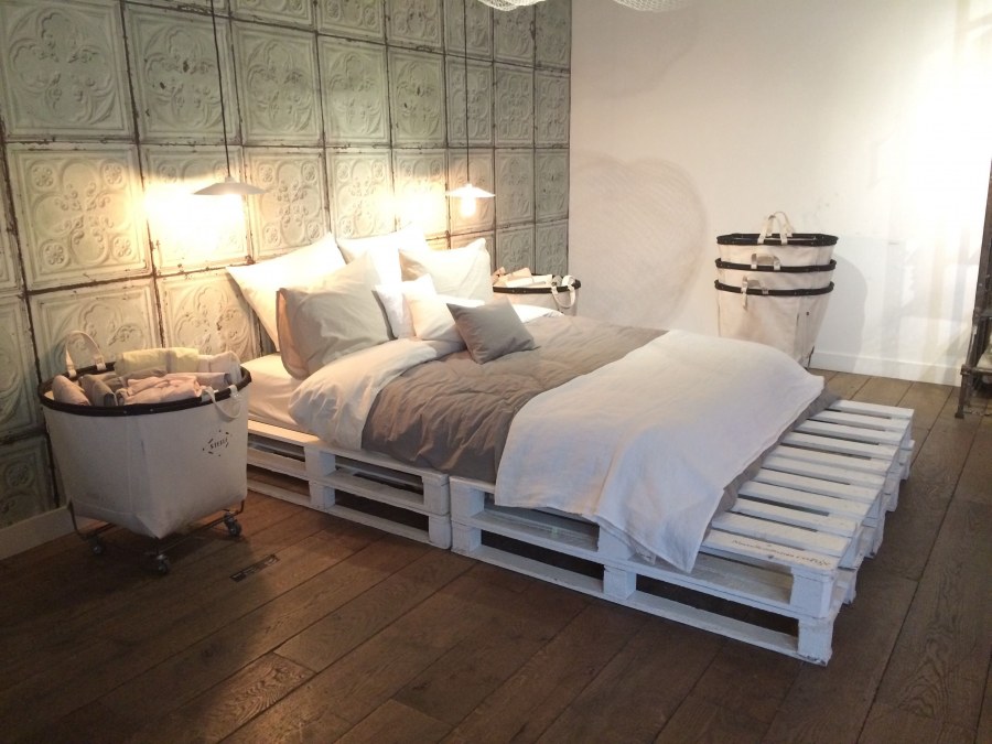 Кровать из паллетов