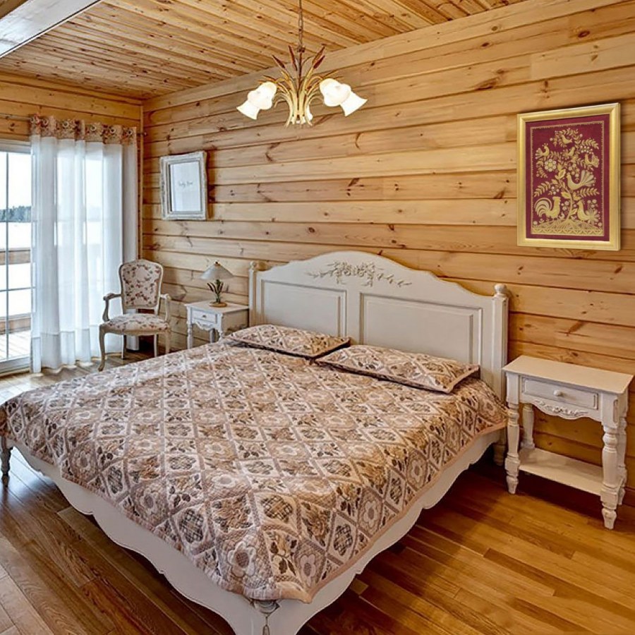 Интерьер спальни в деревянном доме