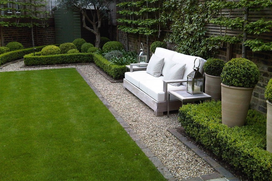 Туя Смарагд в ландшафте