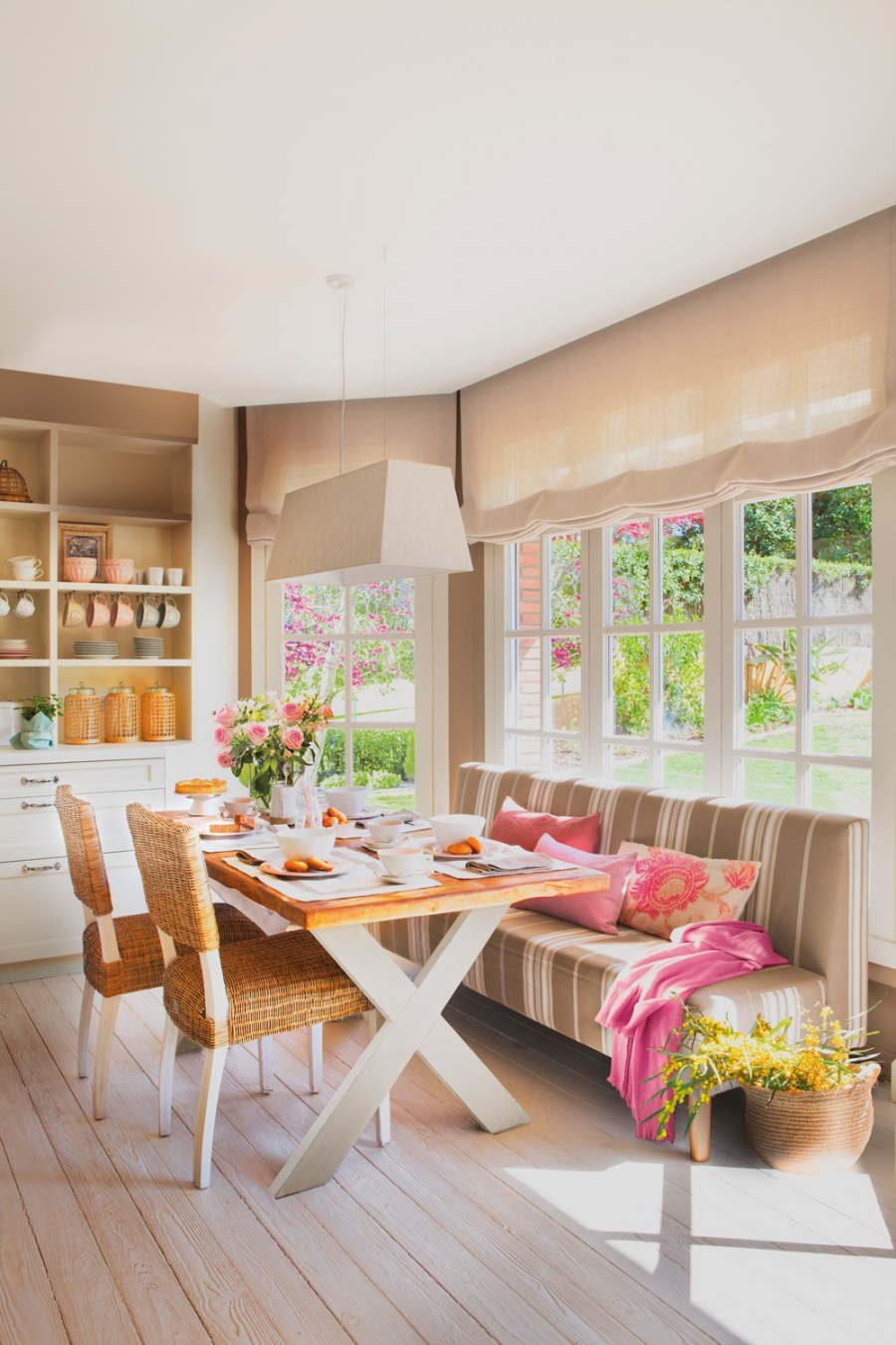 Кухня на веранде на даче