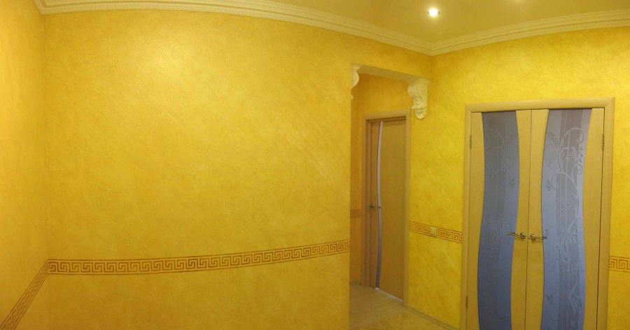 Желтая декоративная штукатурка в интерьере