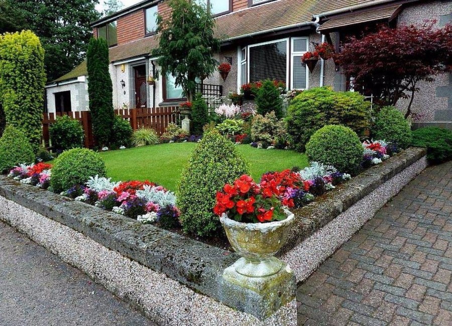 Палисадники клумбы лужайки