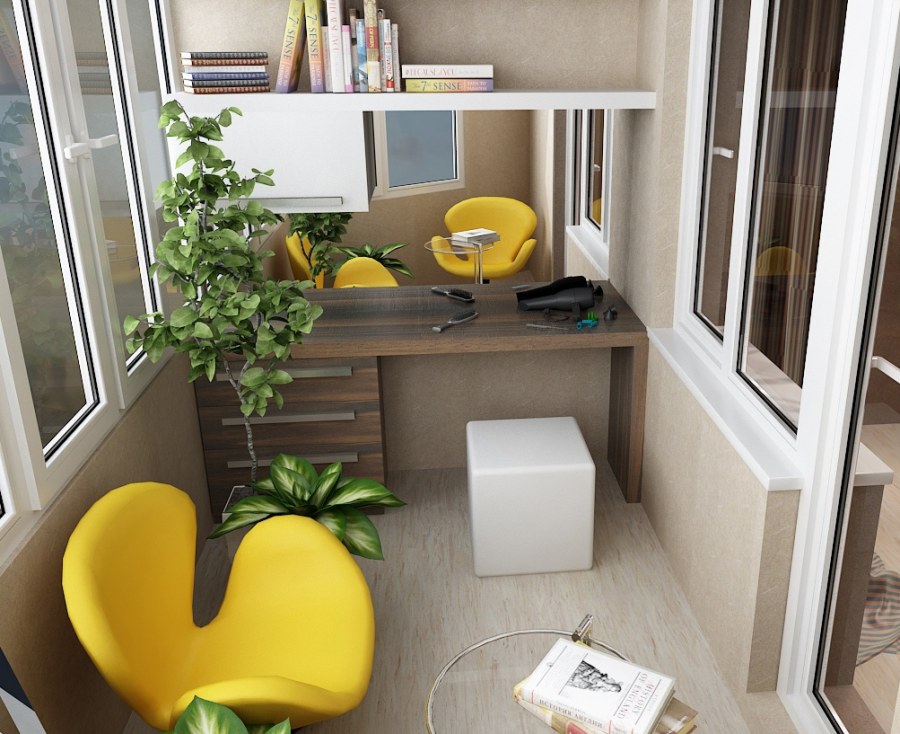 Письменный стол на балконе