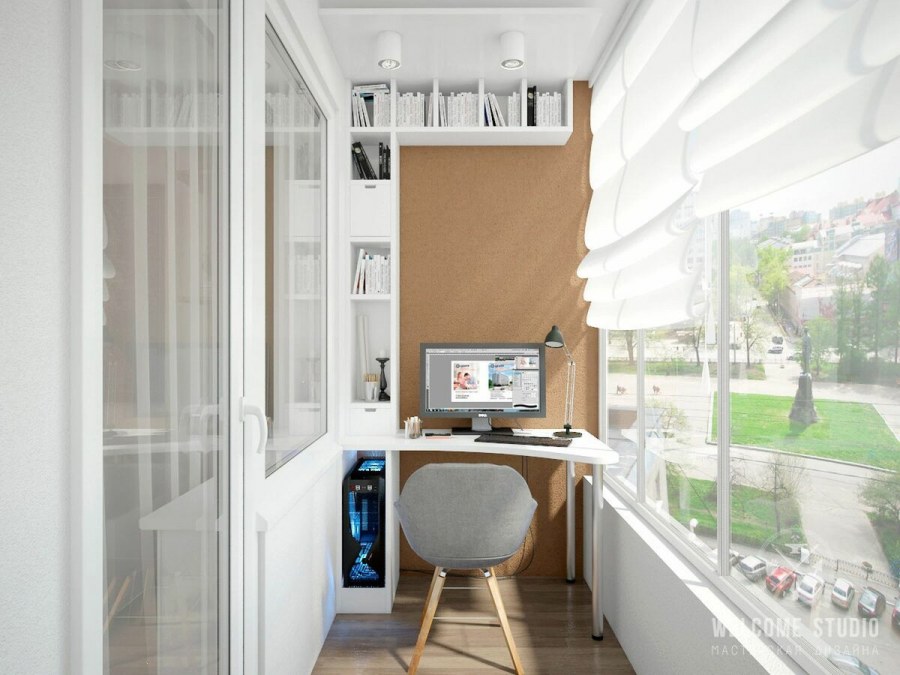 Рабочее пространство на балконе