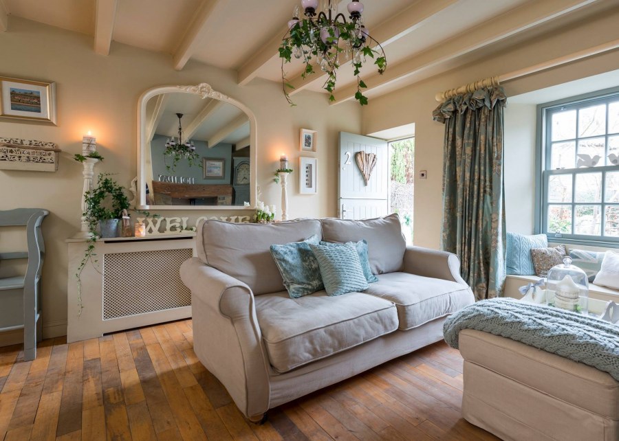 Спальня гостиная в стиле Кантри